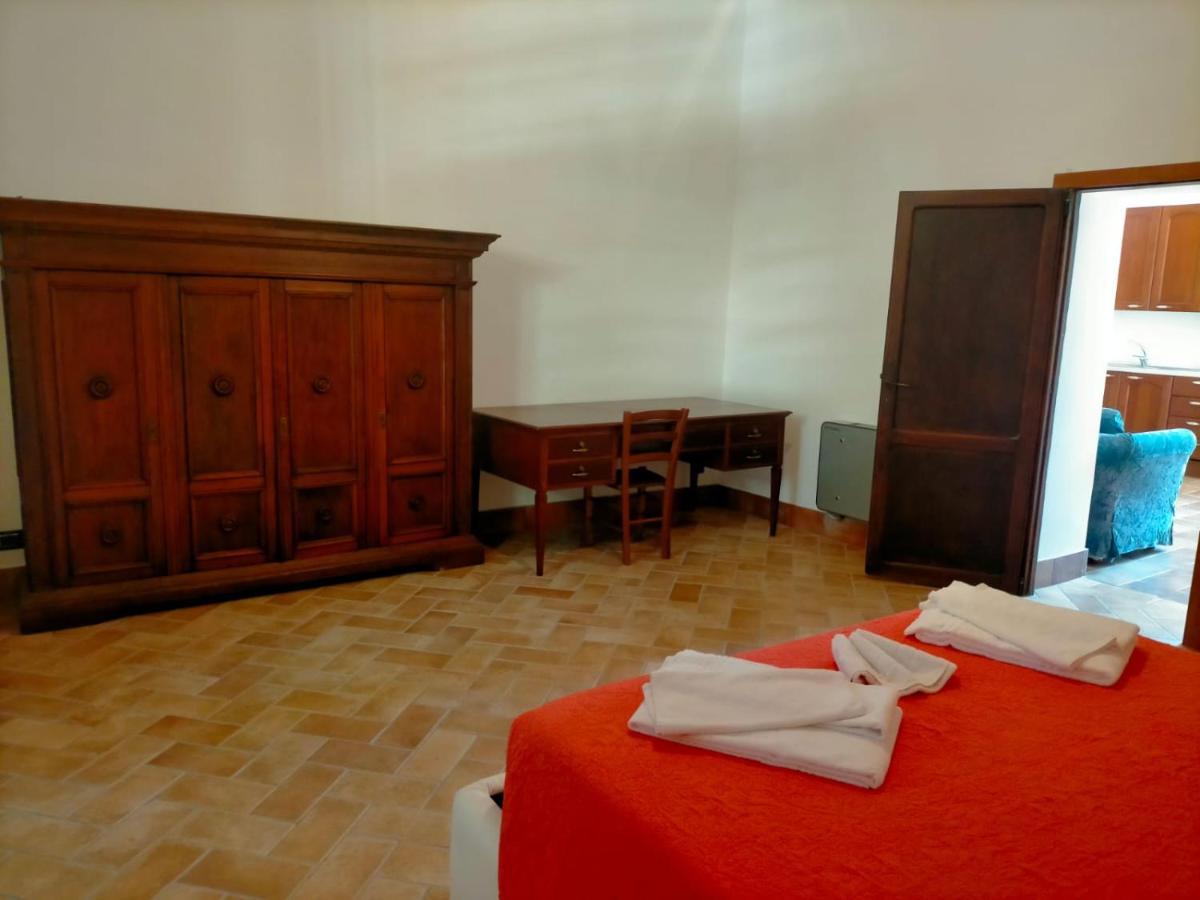 Aparthotel Antico Borgo La Commenda Montefiascone Exterior foto