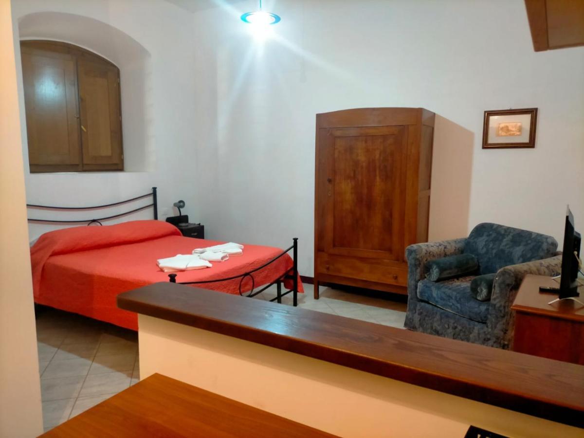 Aparthotel Antico Borgo La Commenda Montefiascone Exterior foto