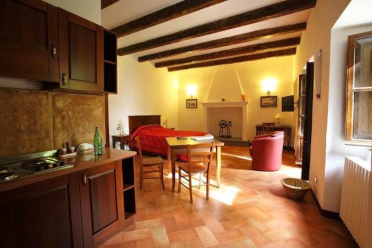 Aparthotel Antico Borgo La Commenda Montefiascone Exterior foto