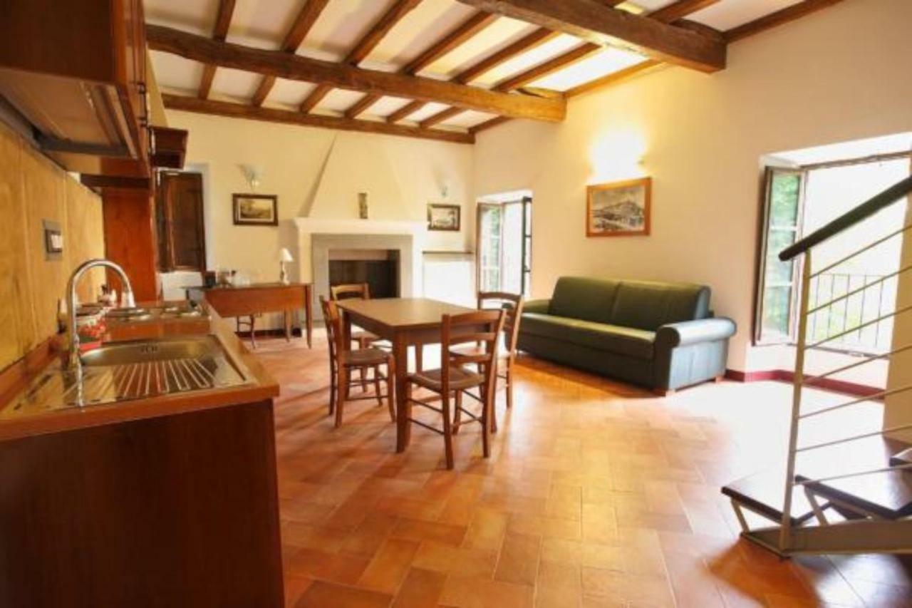 Aparthotel Antico Borgo La Commenda Montefiascone Exterior foto